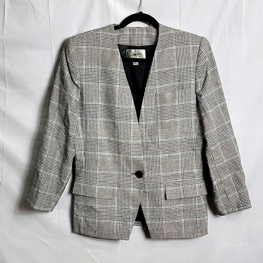 🖤5/$20🖤 JACQUELINE FERRAR.. plaid blazer..